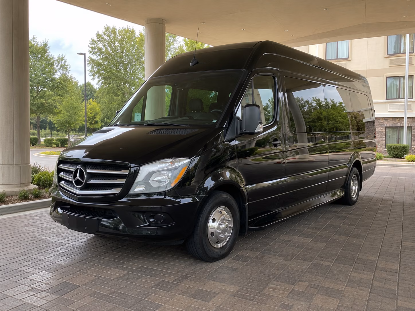 find and book transportation for your next prom 3