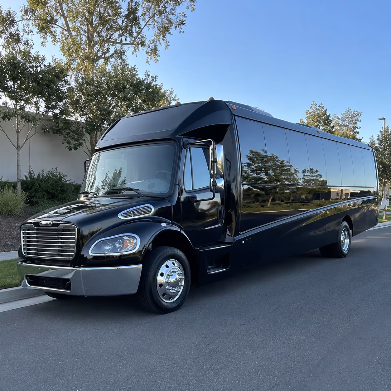 palmdale 25 passenger minibus
