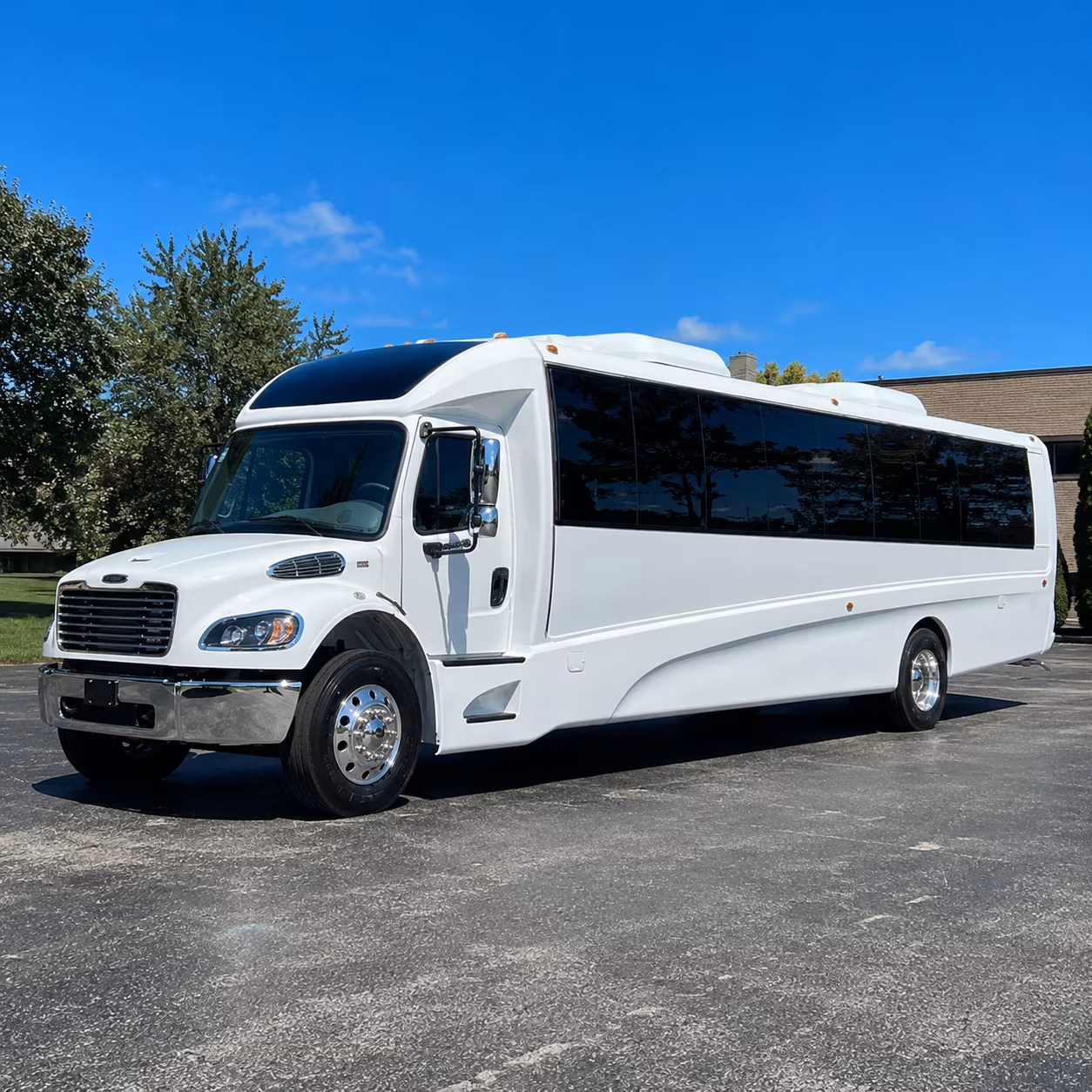palmdale 28 passenger minibus